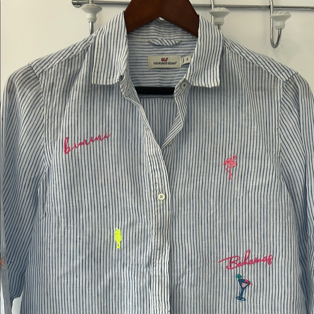 Vineyard Vines Striped Shirt with Bahamas islands Embroidery